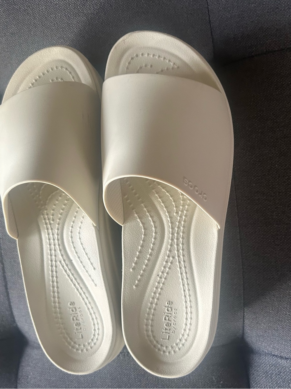 Cream croc support platform slides
